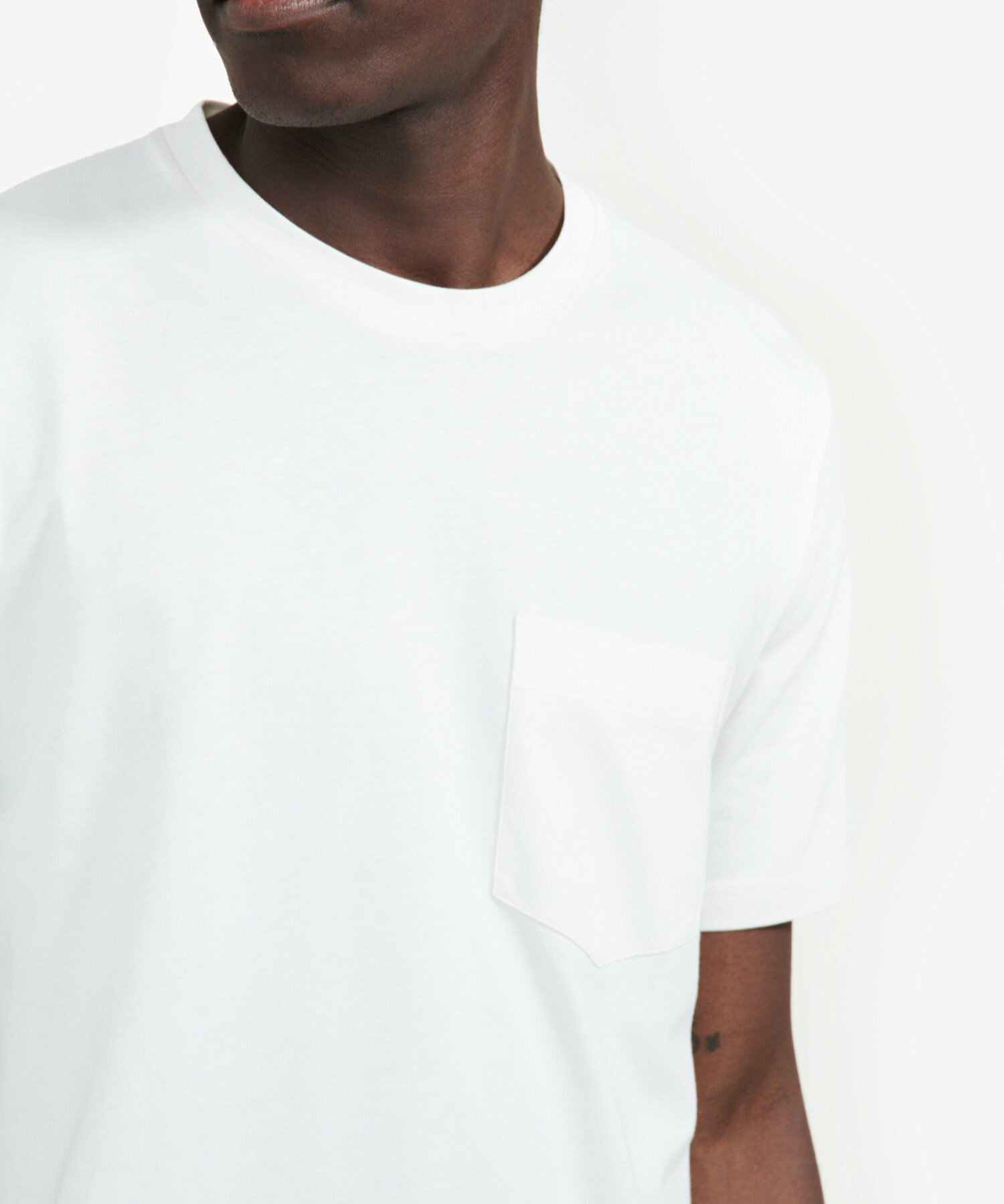 オーガニックコットン ワンポイント刺繍ロゴ クルーネックポケット半袖Tシャツ